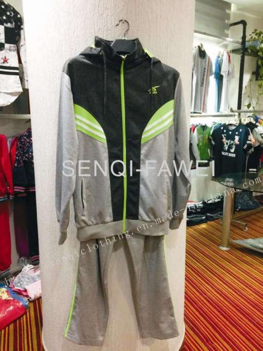 Leisure Sports Wear Track Suits in Man Sport Hooides with Long Pants Fw-8645